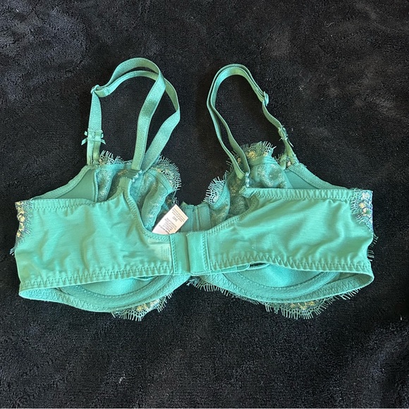 Victorias Secret Green with Metallic Gold Lace Bra Size: 34D - Picture 2 of 3